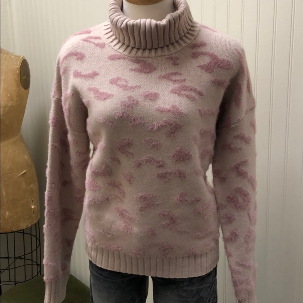Leopard Turtle Neck Sweater